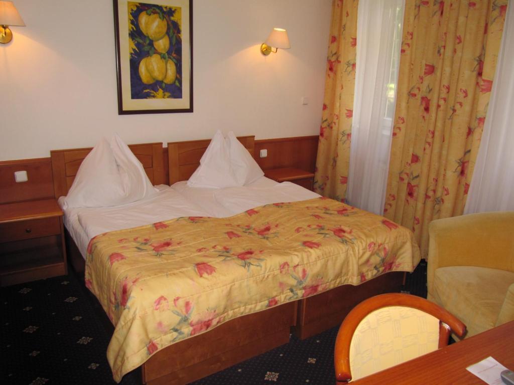 Amadeus Hotel - Prague — Photos 2